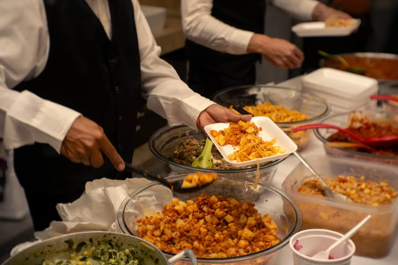 Servicio de alimentos en Salón Ziranda