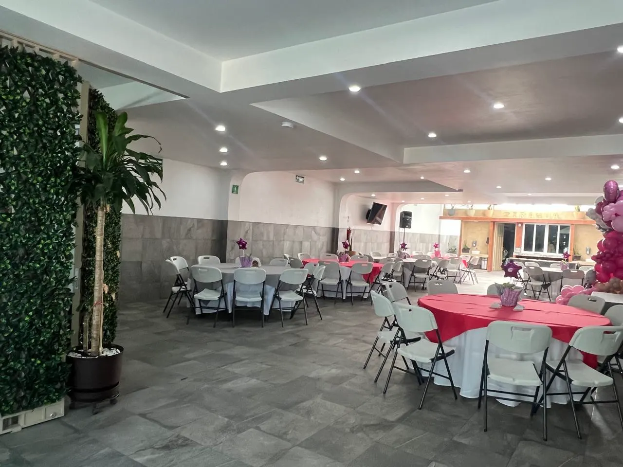 Montaje de evento en Salón Ziranda